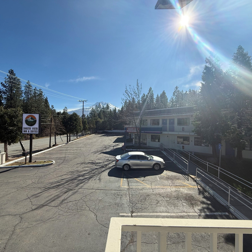 Front of property 3, Shasta Vista Inn & Suites, Siskiyou