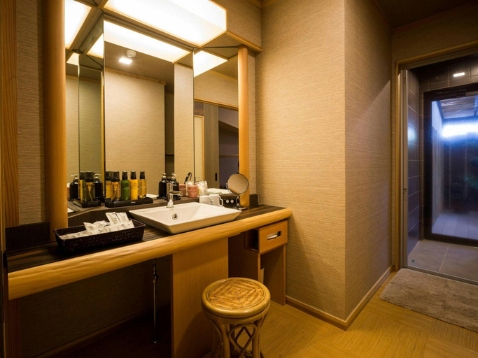 Bathroom 4, Ryokan Shinsen, Takachiho