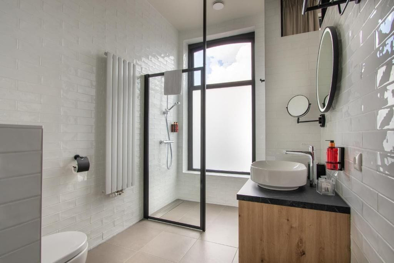 Bathroom 5, Grand Cafe Hotel van der Meer, Dongeradeel
