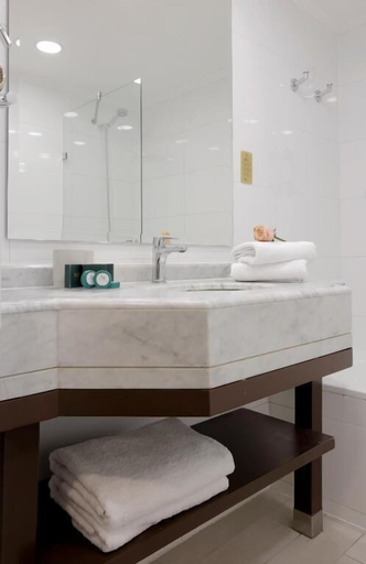 Bathroom 5, MR. Hotel (Ex Hotel Neruda), Santiago