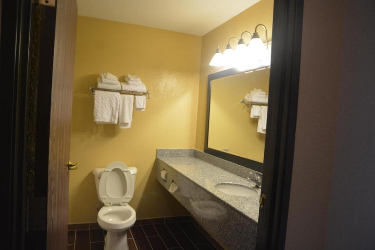 Bathroom 4, Mt. Orab Inn, Brown