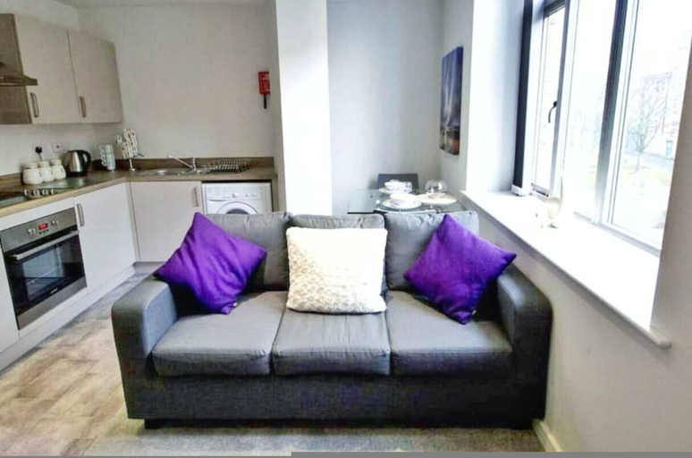 Room 5, Historic Victorian Mill Apartment Bradford 2, Bradford