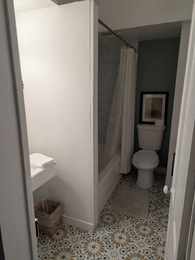 Bathroom 3, Hotel Leger, Calaveras