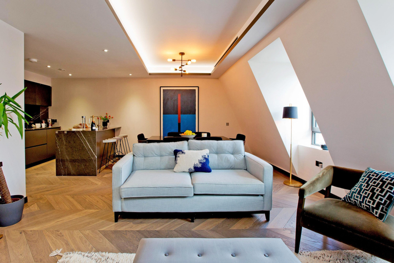 Others 5, 2-bed Executive Apt 620, London