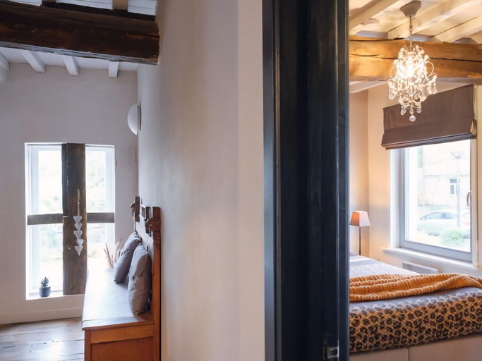 Room 4, Spacious Gite in Somme-leuze, Namur