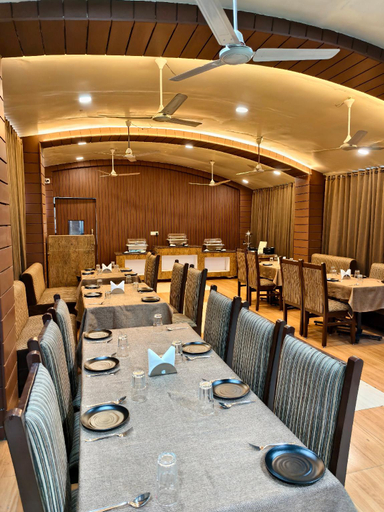 Food & Drinks 5, Hotel Wardhman, Jabalpur