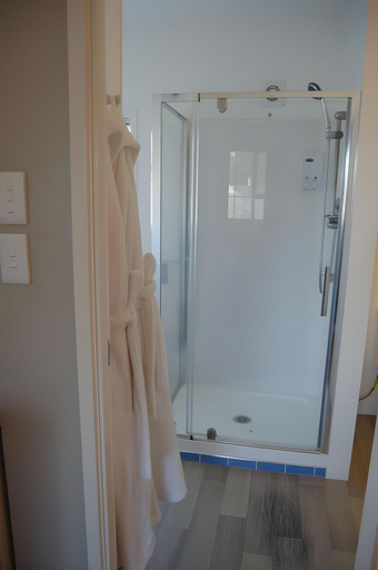 Bathroom 5, Rotorua Motel, Rotorua