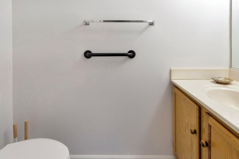 Bathroom 2, Bayard Avenue 207, Sussex