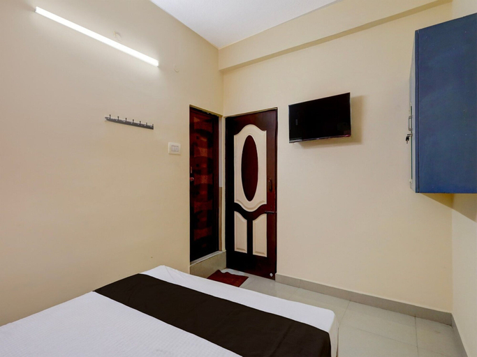 Room 3, Hotel O Rela Hospital Chromepet, Kancheepuram