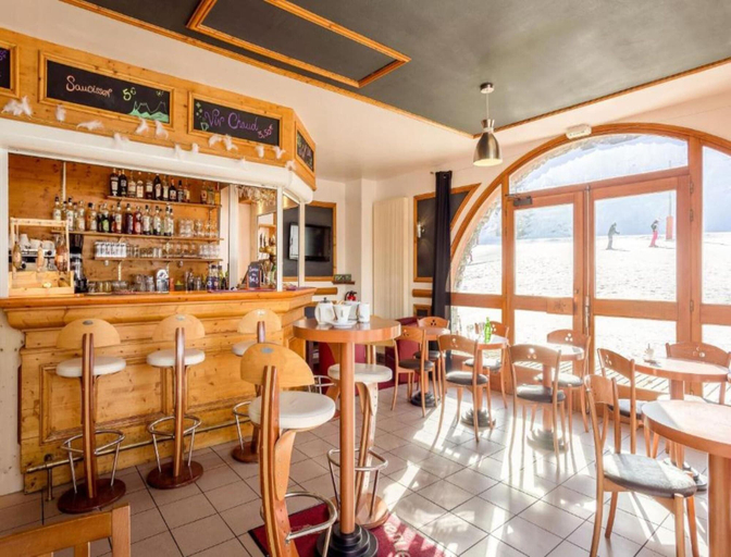 Bar (on property), Alpine Base With Hot Tub & Pool, Savoie