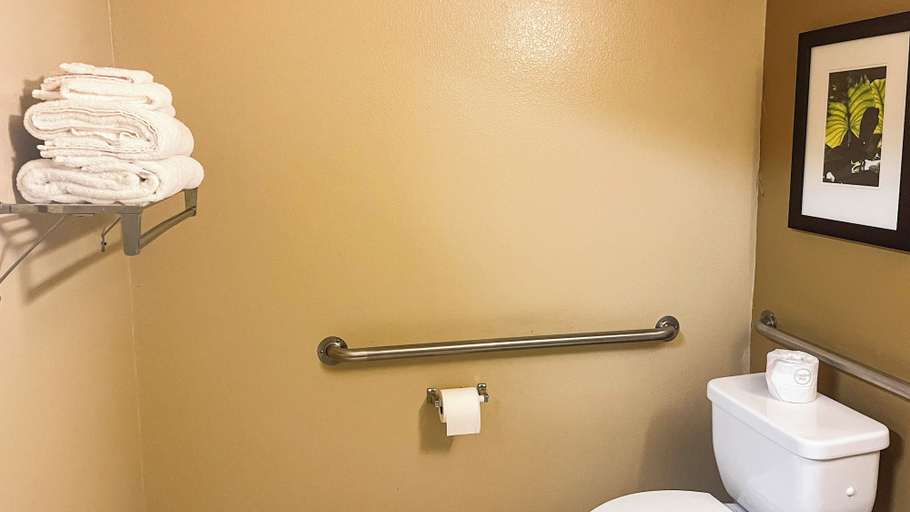 Bathroom 4, Studio 6 – Chantilly, VA – Washington Dulles Airport, Fairfax