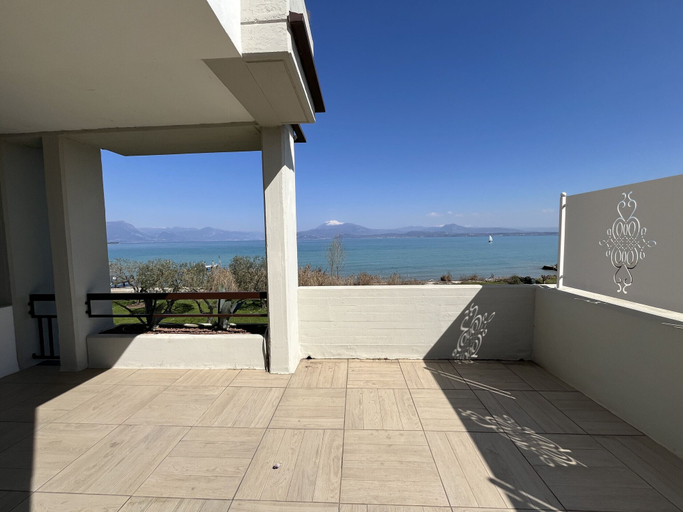Room 5, Residenza Corona 13 in Sirmione, Brescia