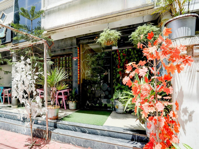 Reception 2, Deluxe Easy Stay, Bhopal