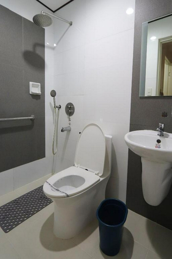 Bathroom 4, Hotel Sogo Makati Avenue, Makati City