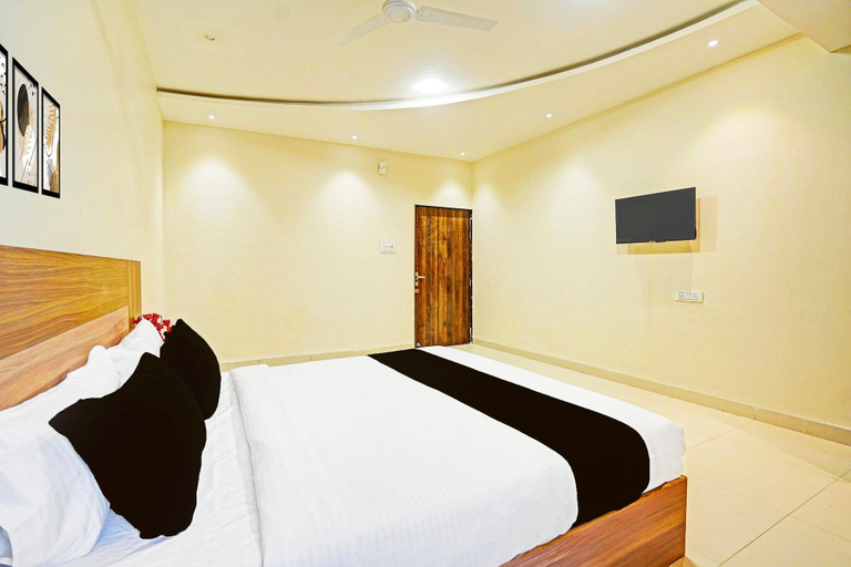 Room 2, Super Hotel O Kalpi Road, Gwalior
