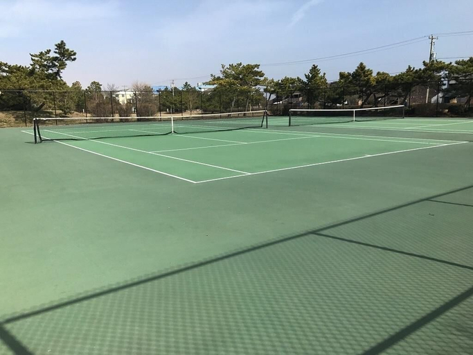 Sport court 4, S. Rodney 25, Sussex