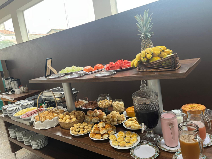 Food & Drinks