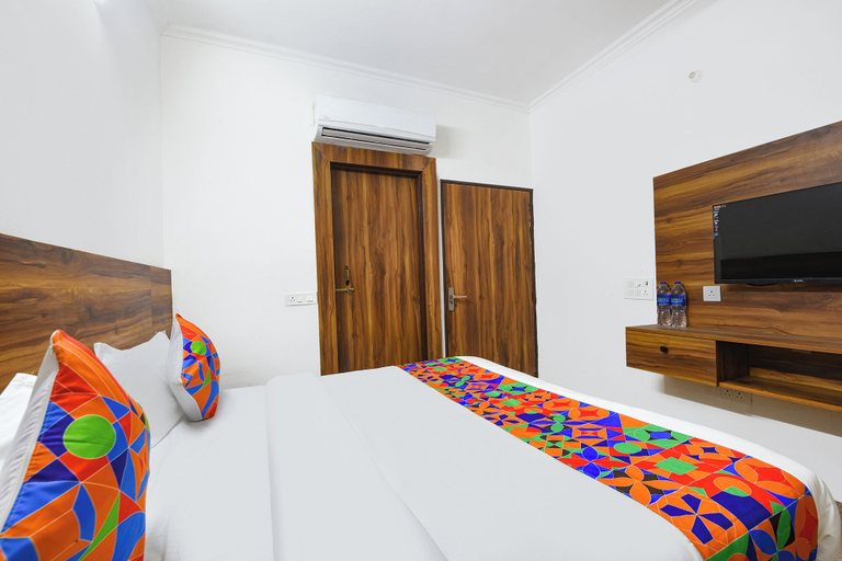 Room 5, Fabhotel Sky Sector 76, Gurgaon