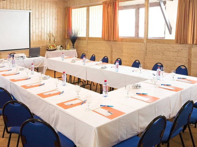 Meeting facility, Living for Three in the Heart of Huez, Isère