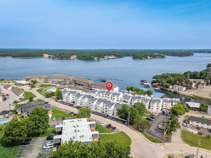 Aerial view 2, Big Cozy Condo Pool, Comfort & Location, Camden