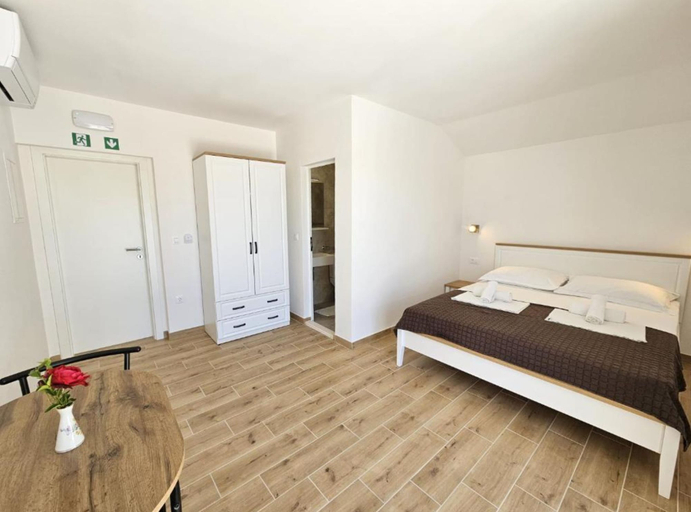 Room 3, Adriatic Guesthouse Balota With Shared Pool, Orebić