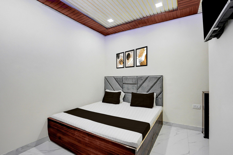 Room 5, Hotel O Ugat Canal Surat Royal Orbit, Surat