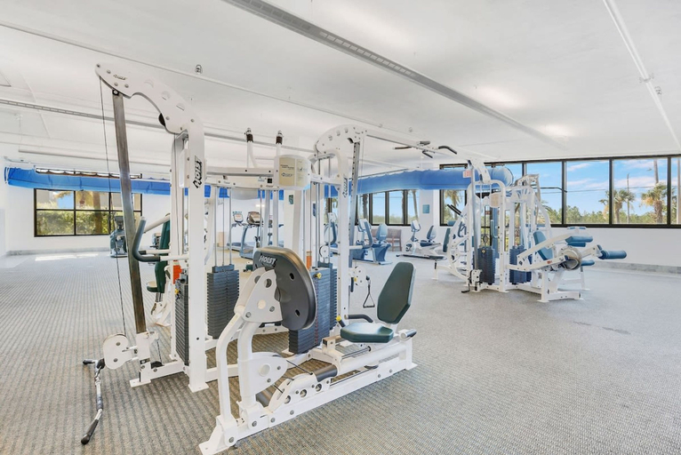 Room 4, New Listing Phoenix West 2102 Beachfront Bliss With Lazy River and Beach Views, Baldwin
