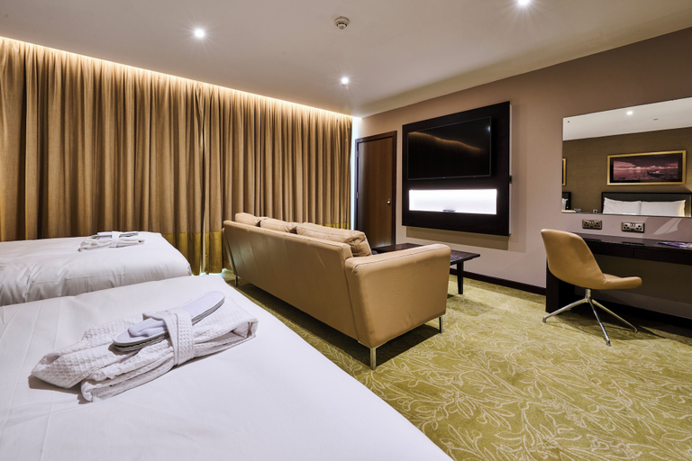 Bedroom 3, Genting Hotel & Spa at Resorts World Birmingham, Solihull