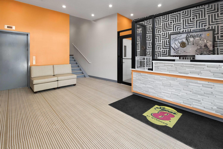 Public Area 2, Super 8 By Wyndham Bronx Near Stadium, New York