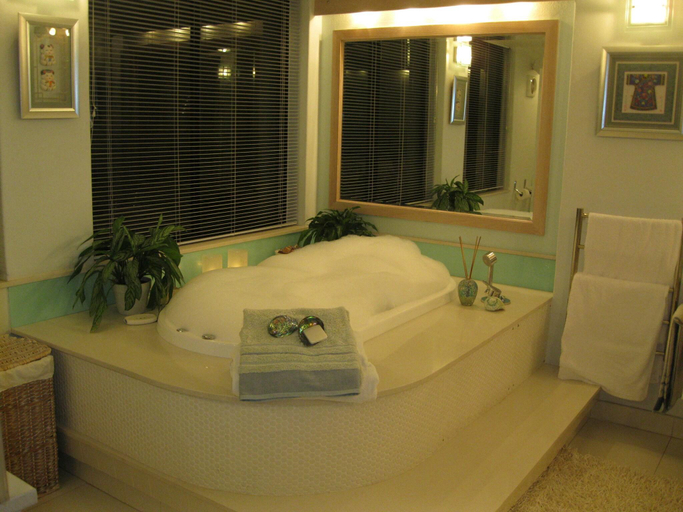 Bathroom, 185 Beach Road Villa and Apartments, City of Cape Town