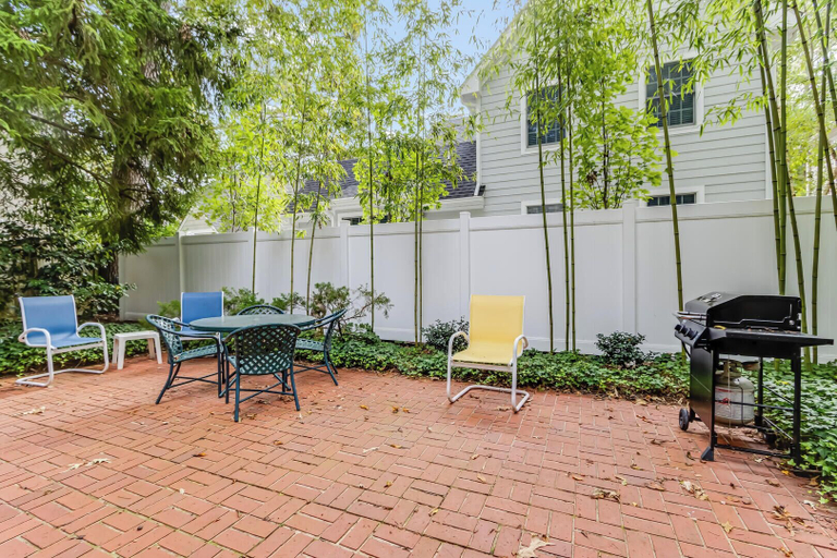 Outdoor dining 3, Columbia Avenue 72, Sussex