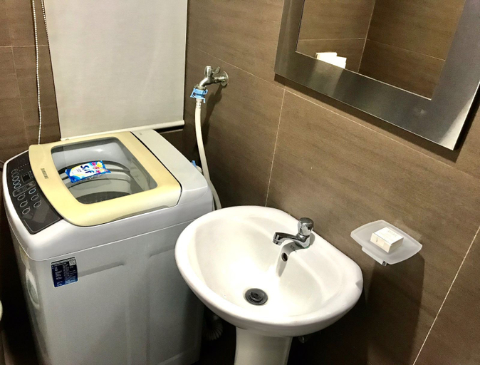 Bathroom 4, MaxStays Max Style at Fort Victoria, Taguig