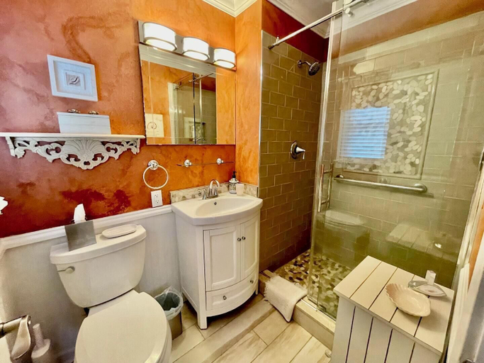Bathroom 2, Scarborough Avenue 309, Sussex