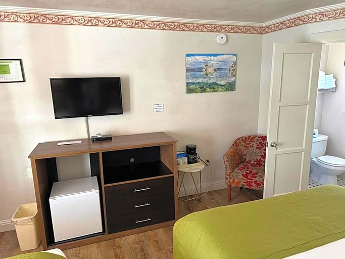 Bedroom 2, Silver Maple Inn And The Cain House, Mono