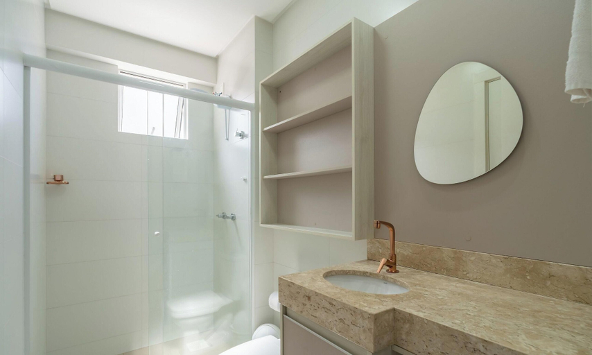 Bathroom, Apartment Sea View 500 m From the Beach Roo0401, Itapema