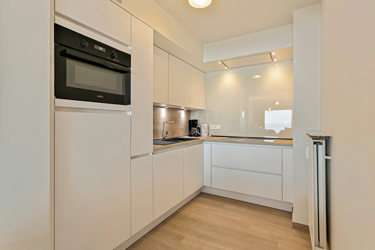 Private kitchen 5, Apartment in Blankenberge With Sea Views, West-Vlaanderen