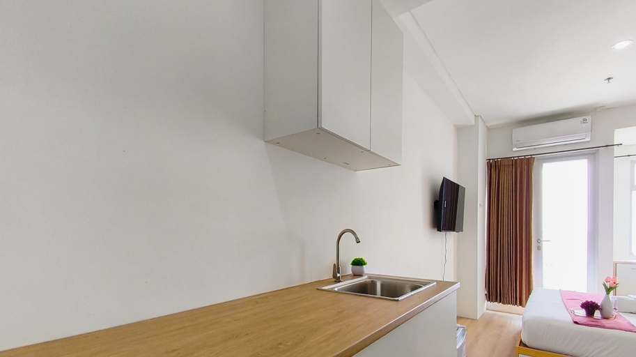 Others 3, Studio Minimalist and Relaxing at Kyo Society Apartment By Travelio, Surabaya