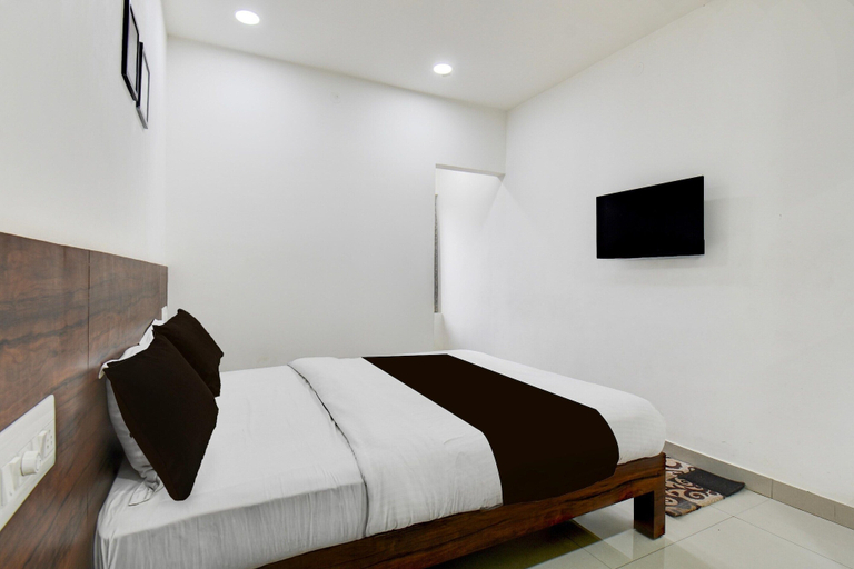 Room 2, Classic With Balcony Super Hotel O Mysore, Mysore