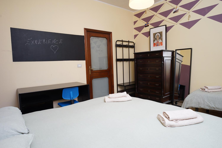 Bedroom 5, House of Arts, Bari