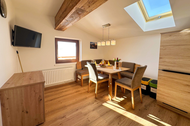 Dining 3, Leogang: apartment with mountain views, Zell am See