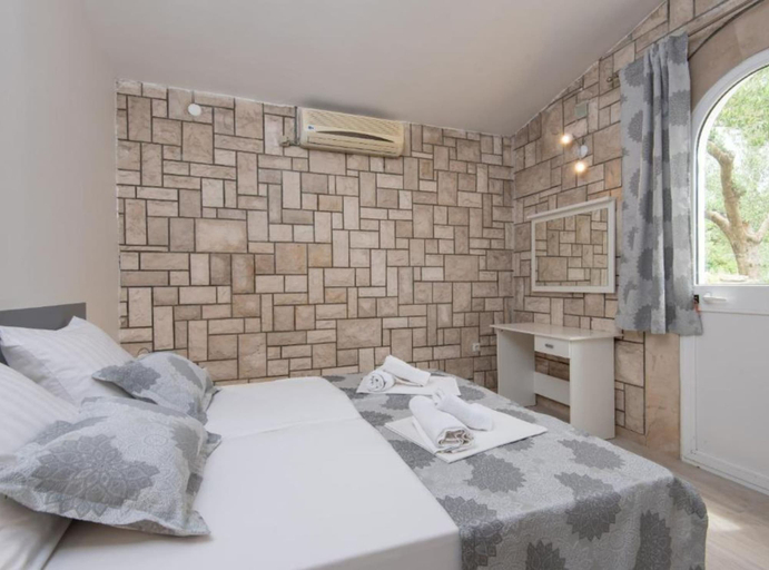 Room 5, Adriatic Guesthouse Balota With Shared Pool, Orebić