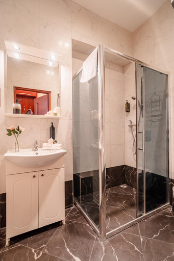 Bathroom 3, Florian Gate Apartments, Kraków City
