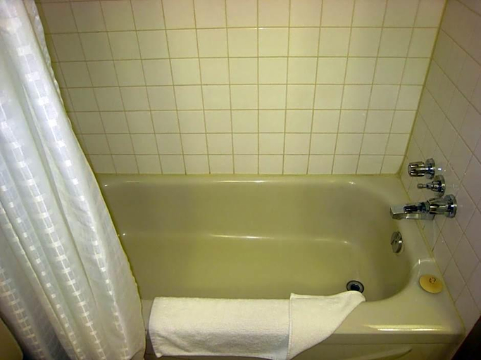 Room 4, Heritage Inn Cranbrook, East Kootenay