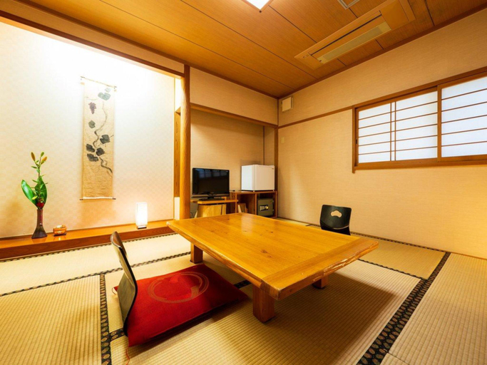 Bedroom 3, Oyado Uraku, Yufu
