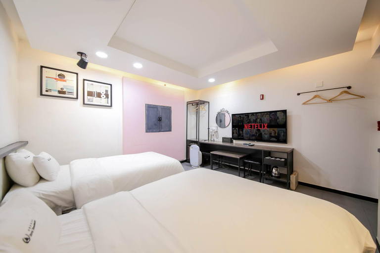 Bedroom 4, Gongju Renaissance Hotel, Gongju