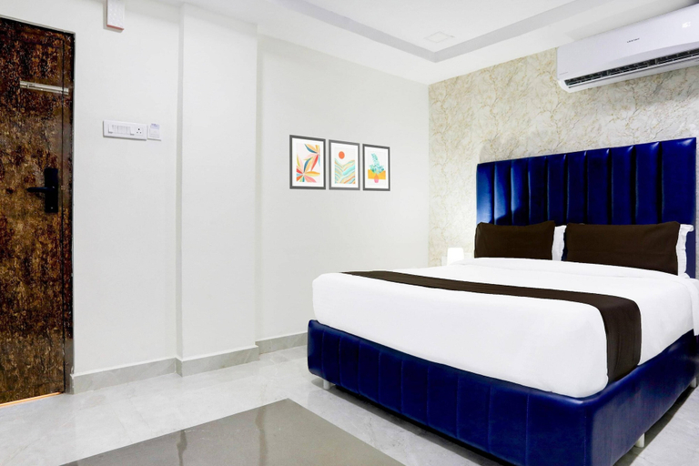Room 4, Deluxe With Twin Bed Bluemoon Hotel, Khammam