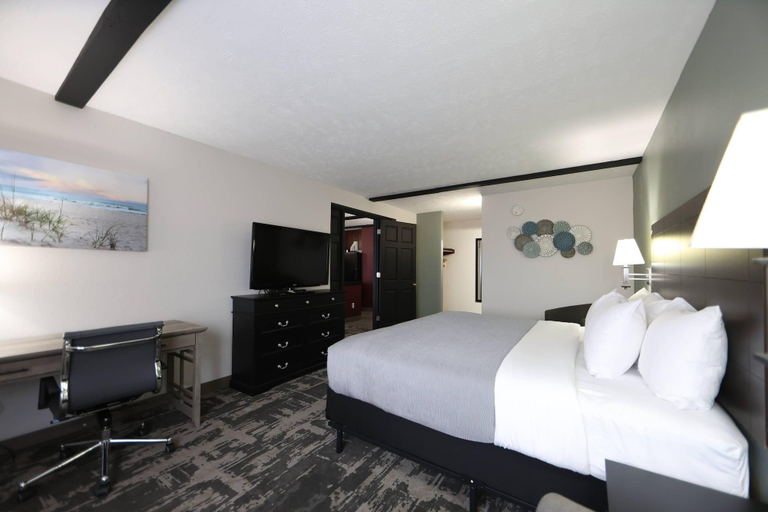 Bedroom 3, Quality Inn & Suites Mattoon South, Coles