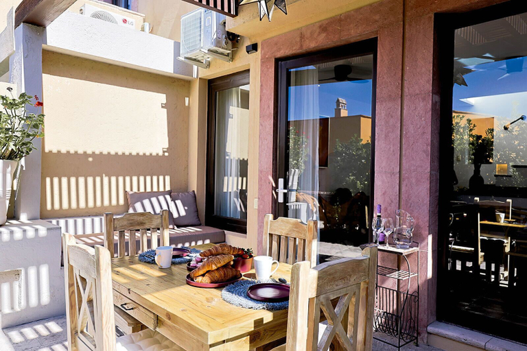 Outdoor dining 5, Angelic 2BR Nest - Pool & Hot Tub, Allende