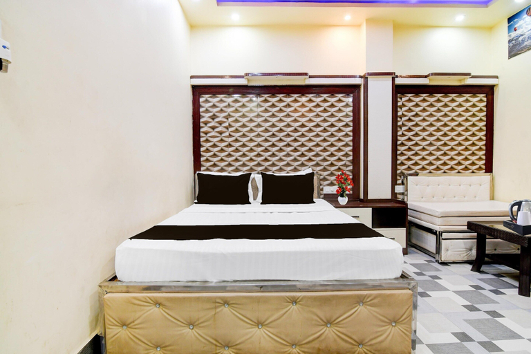 Room 2, Classic With Balconyroyal Inn, Barddhaman
