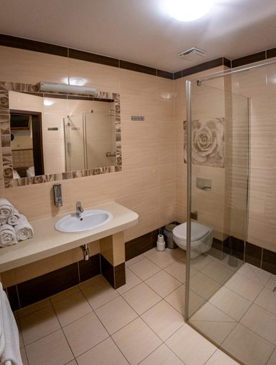 Bathroom 5, Zajazd Pod Borem, Namysłów